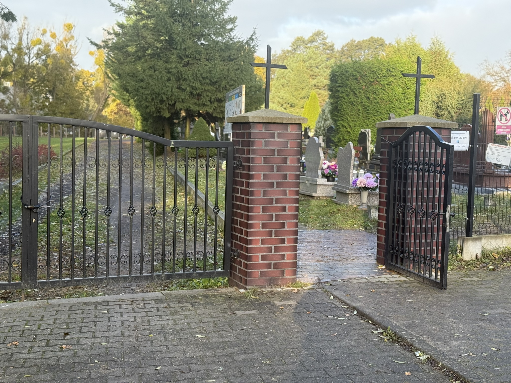 Porządki na cmentarzach przed 1 listopada