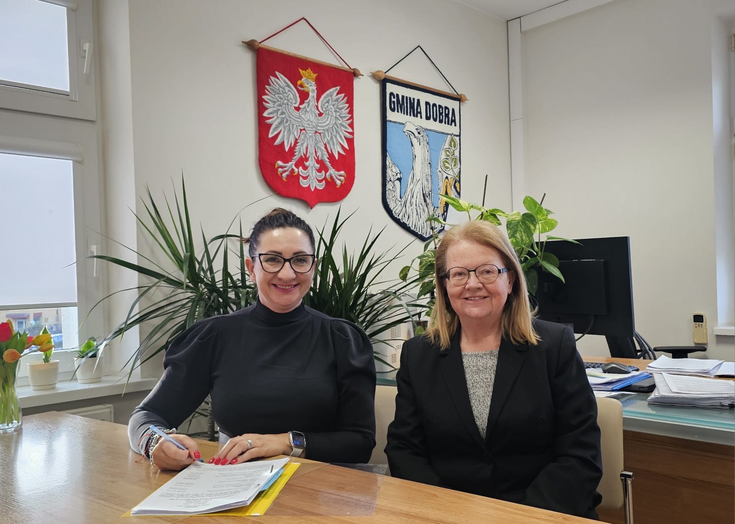 zdjęcie Pani Wójt wraz ze Skarbnikiem