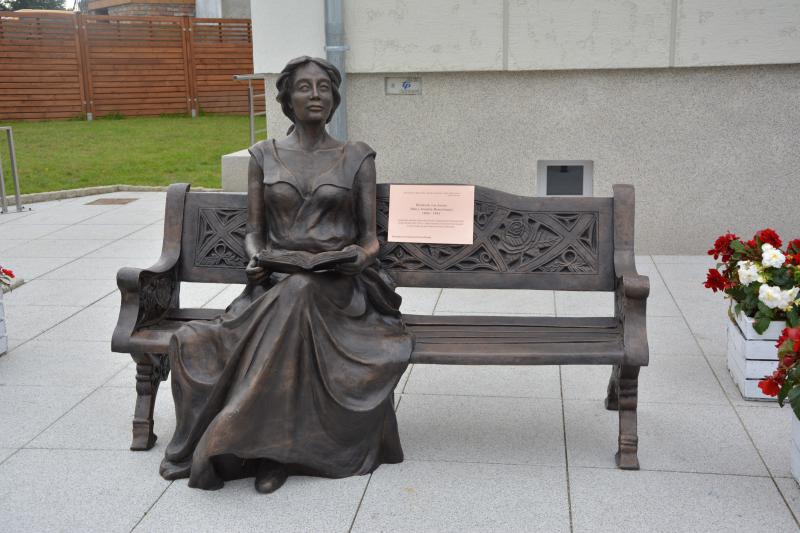 Jedyne takie pomniki w świecie - Elizabeth von Arnim z Rzędzin