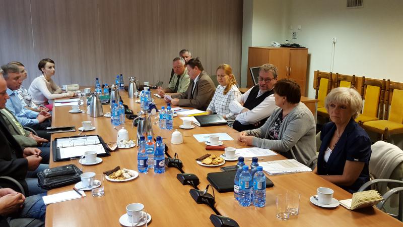 Spotkanie w celu ograniczenia występowania dzikich zwierząt na terenach zamieszkałych.