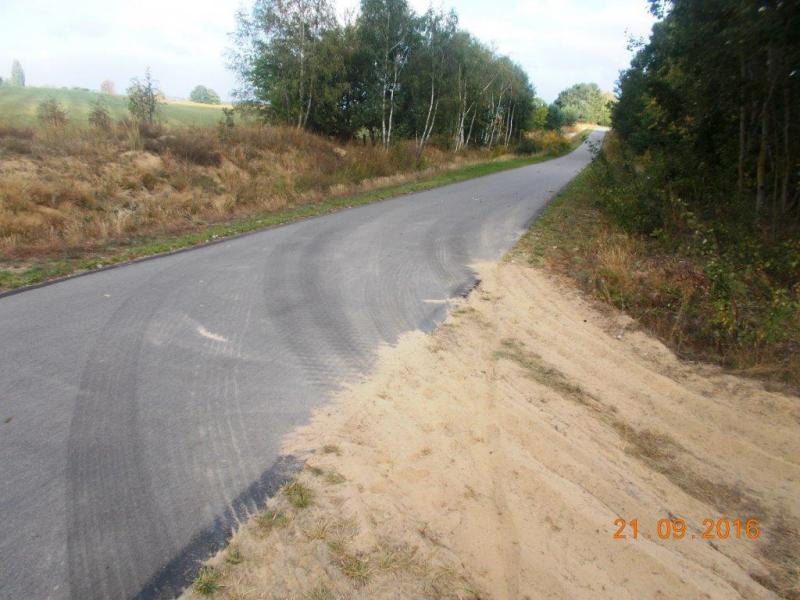 Niszczenie ścieżki rowerowej