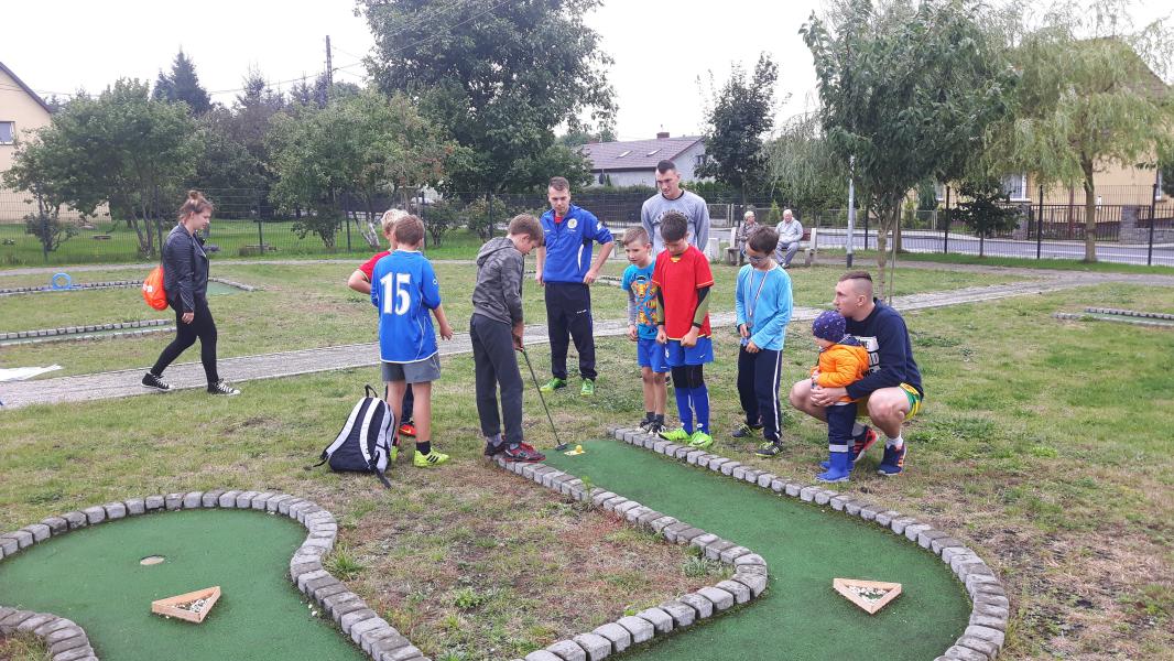 Dzień sportu na Orliku 09.09.2017r. – emocje sportowe w deszczowej aurze.