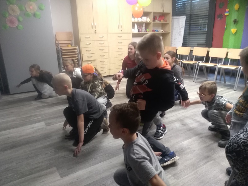 Zabawa andrzejkowa w świetlicy w Buku