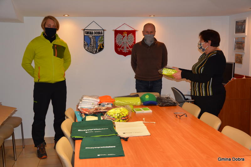 Przekazanie nagród w konkursie "Nasza gmina mistrzem samospisu"
