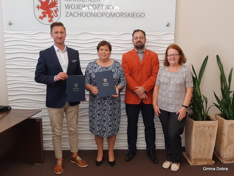 Podpisanie umowy w ramach Konkursu "Aktywna gmina. Aktywne osiedle. Aktywne sołectwo"