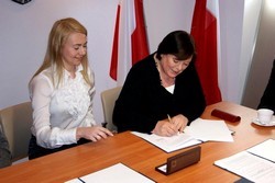 Umowa na budowę Międzygminnego schroniska dla psów i kotów w Dobrej podpisana!