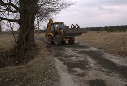 Mieszkańcy naprawili drogę!