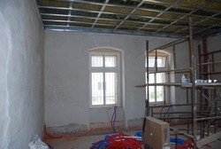 Postęp prac przy modernizacji budynku przy ul. Weleckiej 30 w Mierzynie przeznaczonego na punkt przedszkolny