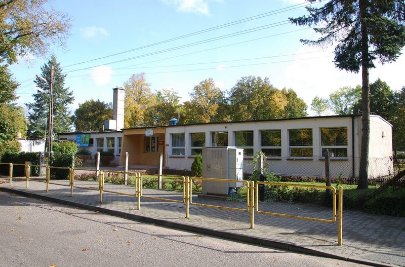 Remont toalet w szkole w Rzędzinach