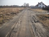 Ułozenie płyt drogowych na ul. Świstaka w Dołujach