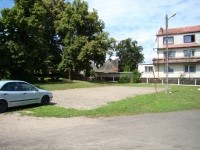 Wąwelnica, przyłącze elektryczne, oświetlenie i ogrodzenie boiska